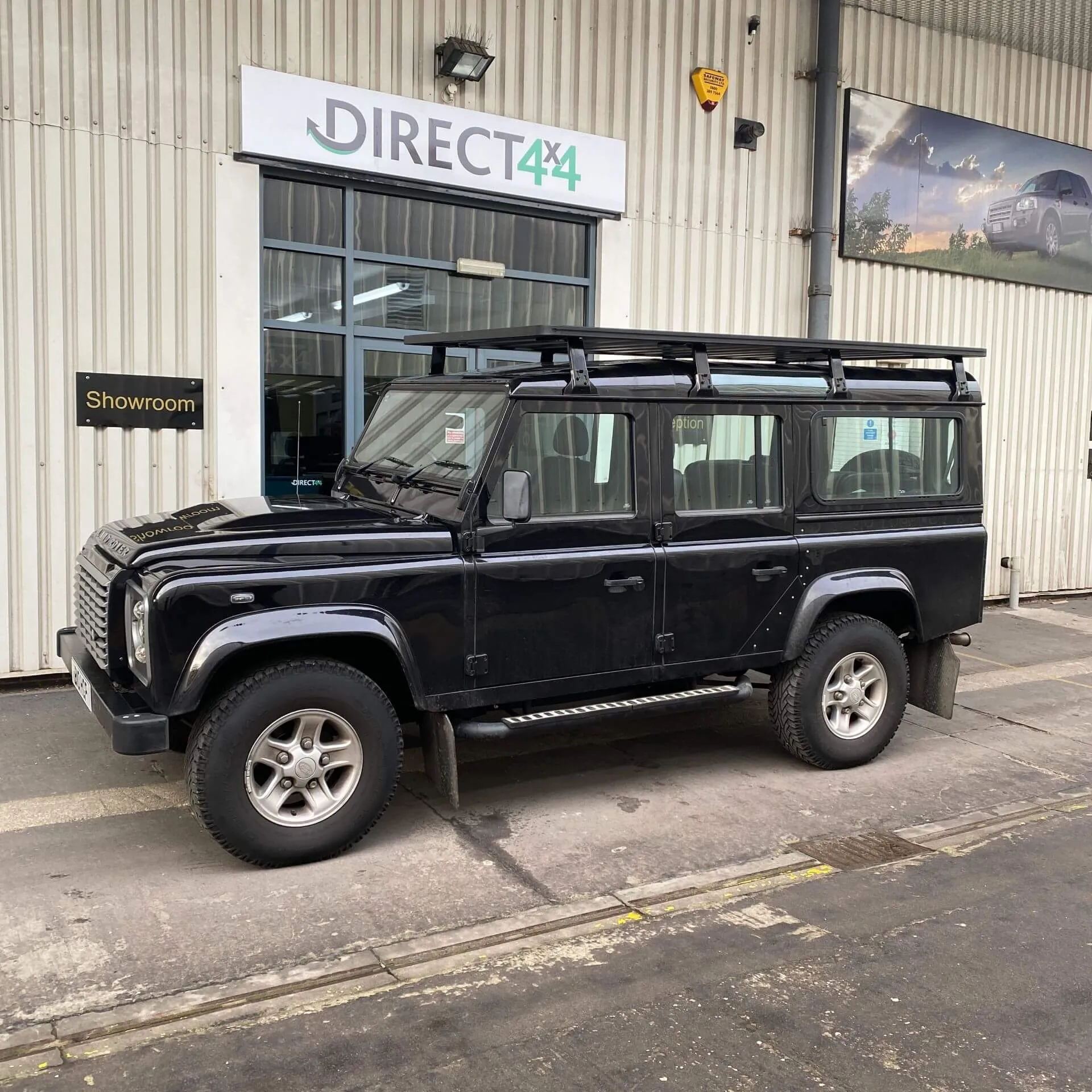 AluMod Low Profile 270cm x 147cm Roof Rack for the Land Rover Defender 110 83-16