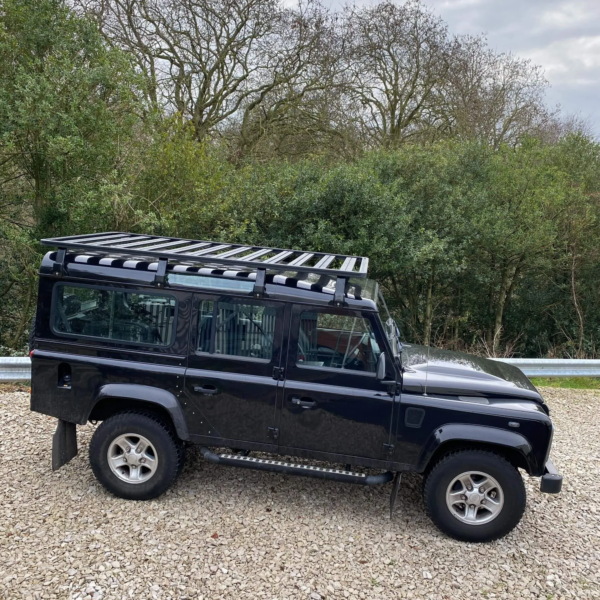 AluMod Low Profile 270cm x 147cm Roof Rack for the Land Rover Defender 110 83-16