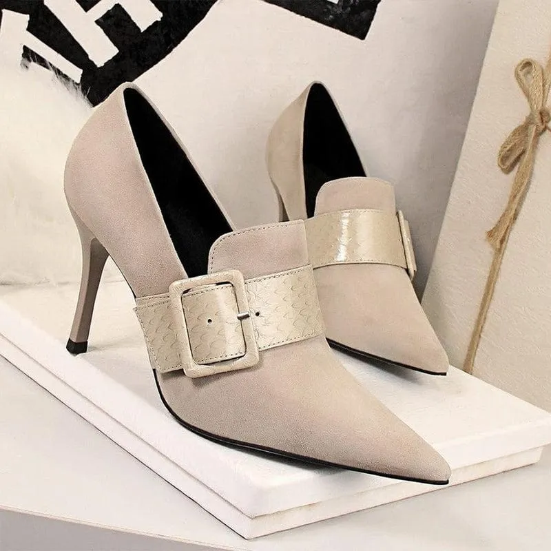 High Heeled Shoes With Deep Lipped Strap