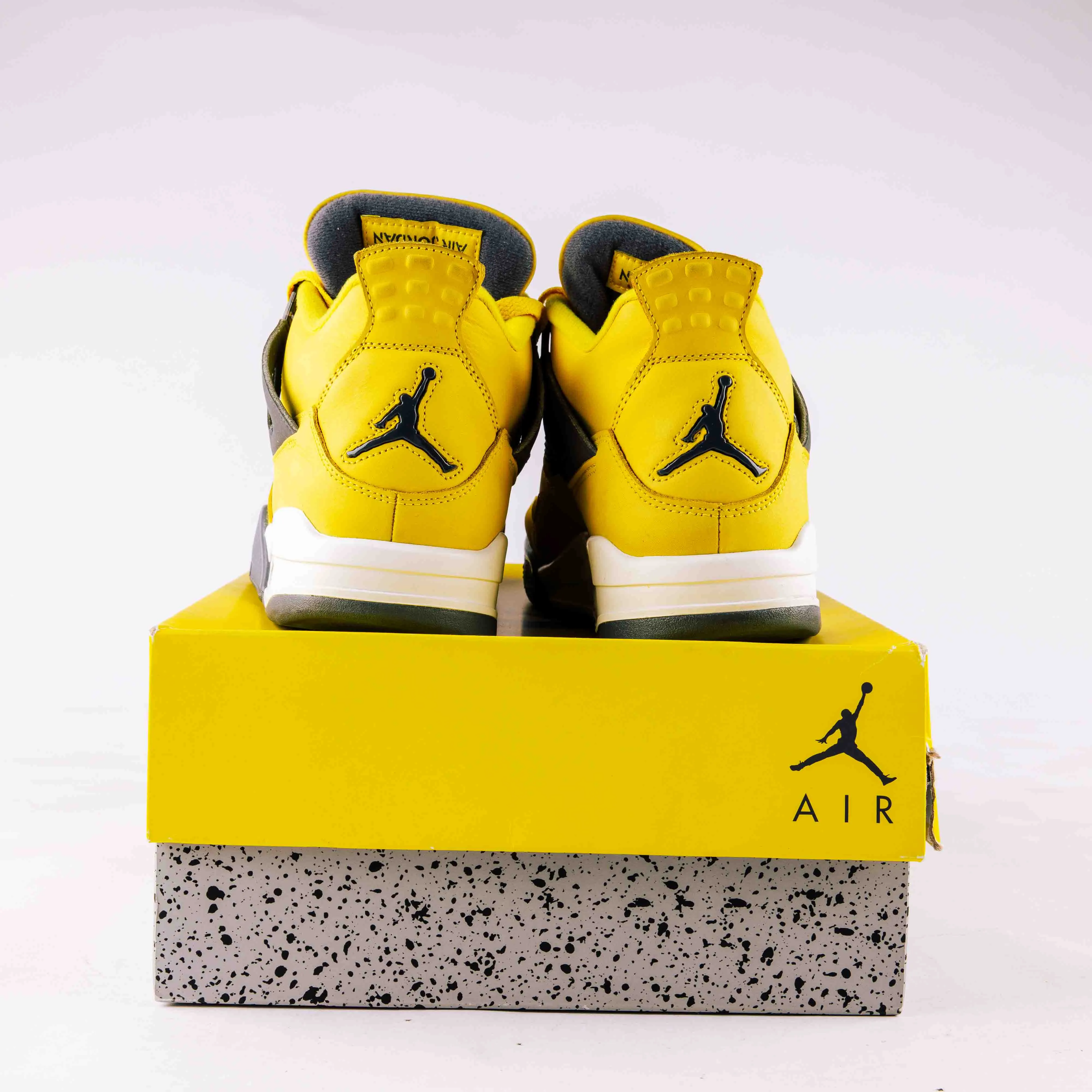 Jordan 4 Retro Lightning (2021) - Used - 0814