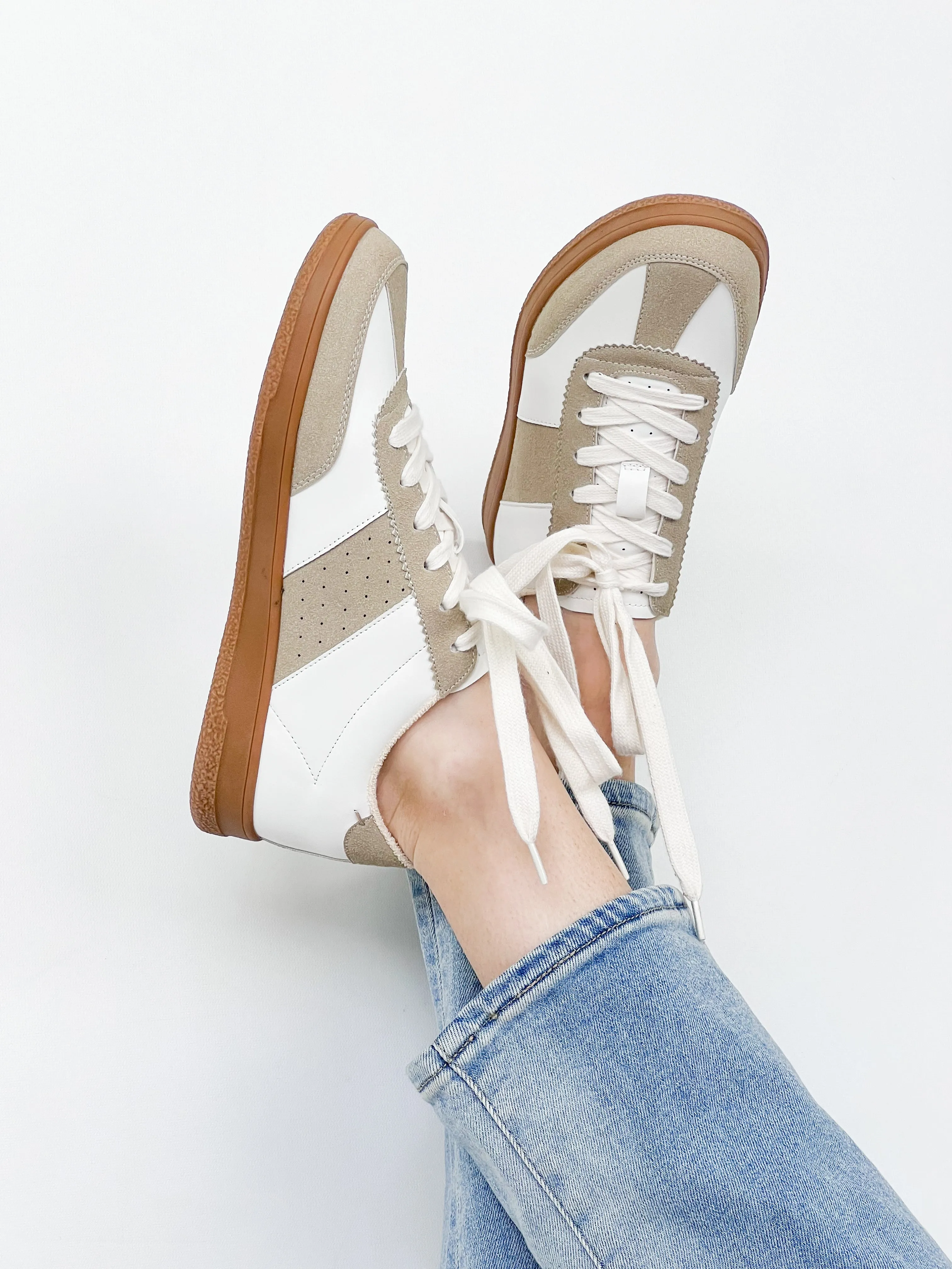 Selena - Beige Flat Sneaker